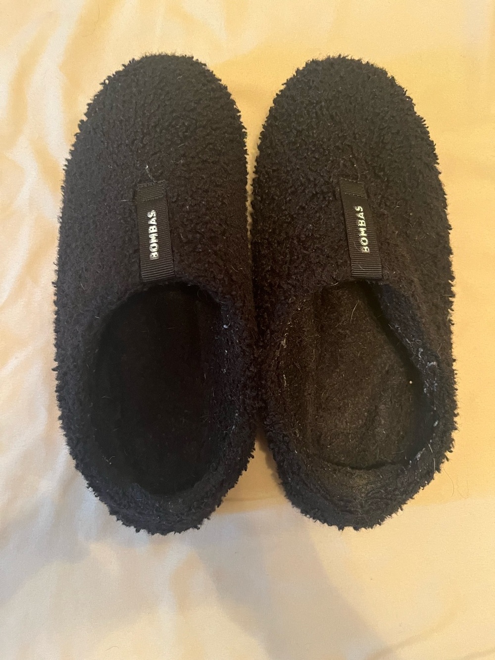 Bombas Women's Black Sherpa Slippers